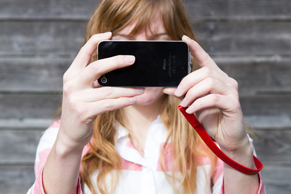 10-iPhoneWristStrap