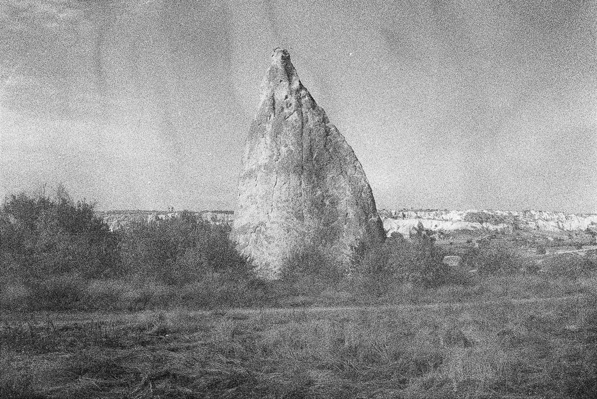 Figure 14: Mysterious landscapes and trails are part of the journey through Intergalático.