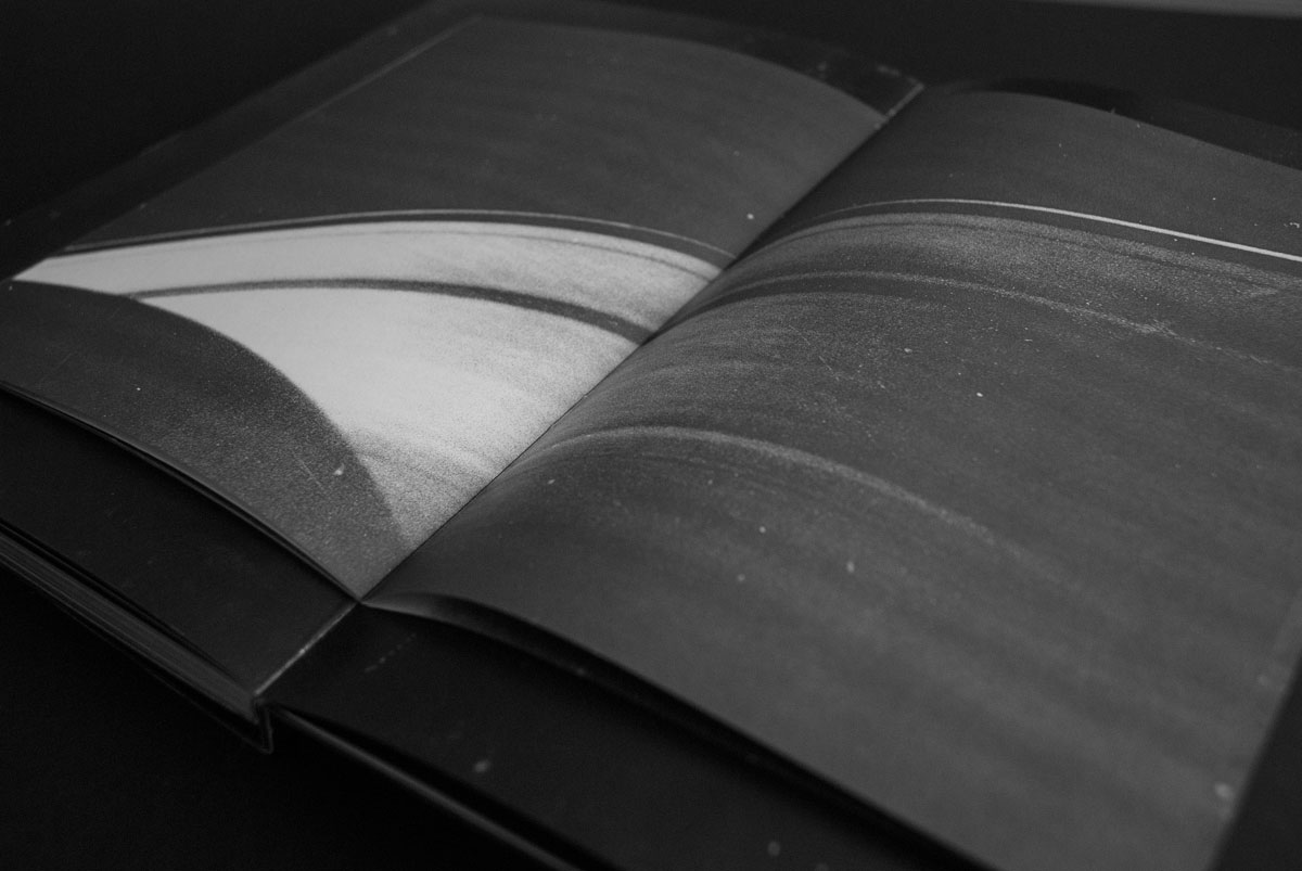 Figure 16: Intergalático ends its photographic journey with an inset of smaller pages.